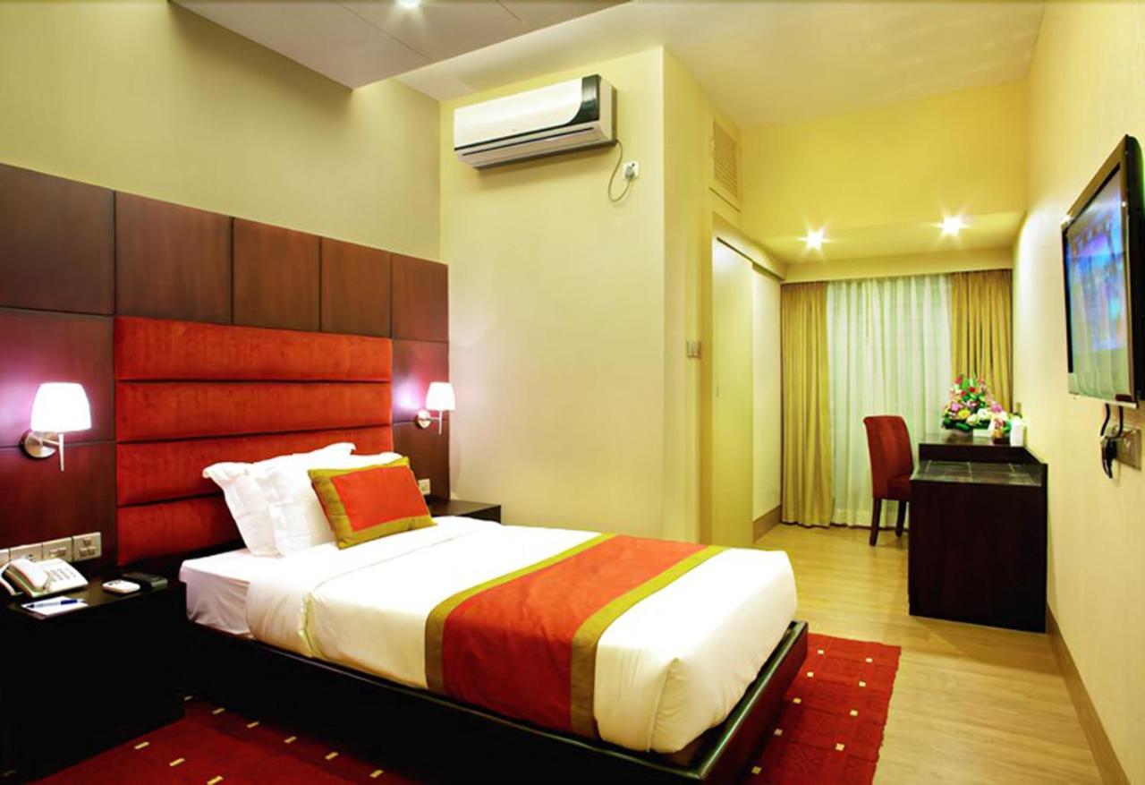 West Park Inn Dhaka Buitenkant foto