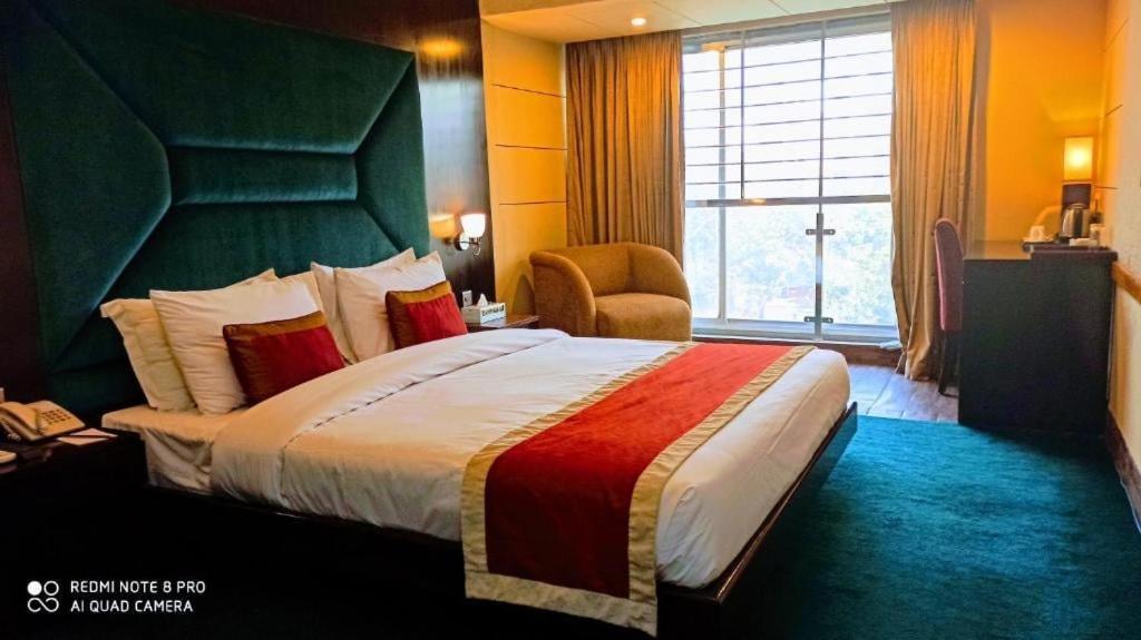 West Park Inn Dhaka Buitenkant foto